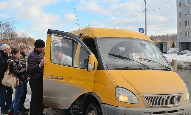 Двое парней сели в транспорт без денег и решили расплатиться за проезд кое-чем другим