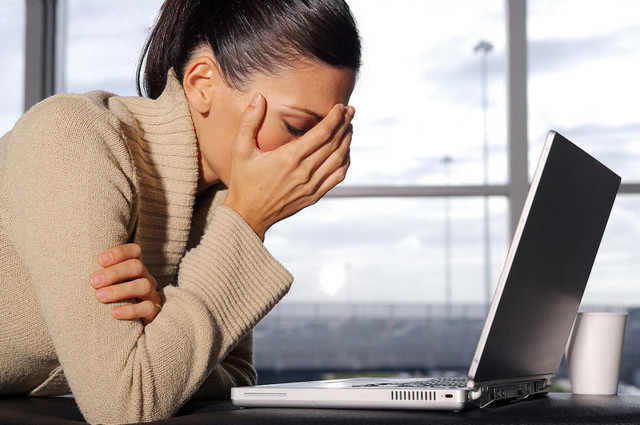 Жена узнала, что муж в интернете знакомится с другими женщинами. Вот как она отомстила изменщику