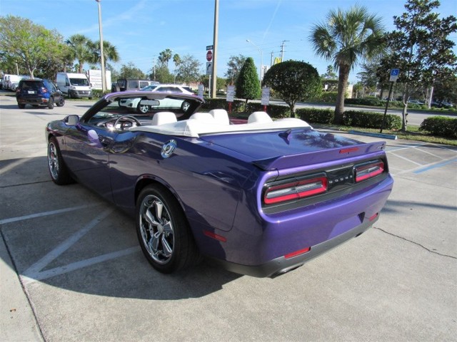 Уникальный кабриолет Dodge Challenger SRT Hellcat