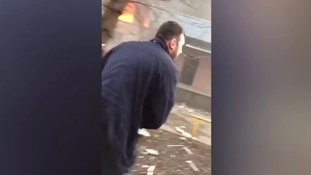 "Вот ваш ребёнок!"