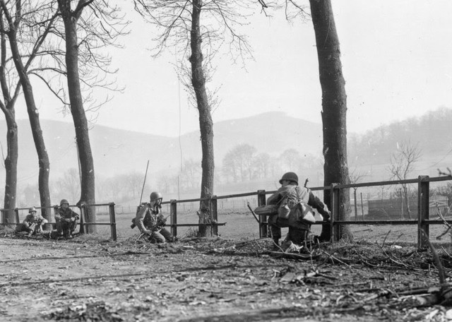 В это время на фронтах Второй мировой: Рурская операция март-апрель 1945 года