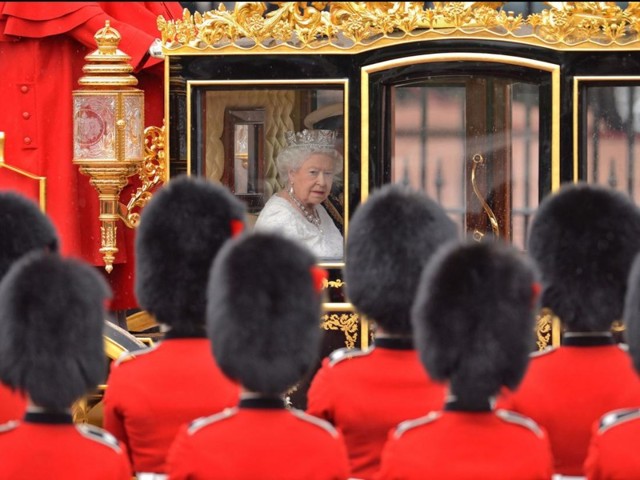 15 необычных рабочих мест, которые предлагает британская королевская семья