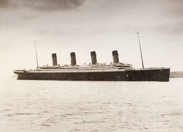 19 зловещих снимков, сделанных на "Титанике" накануне его гибели