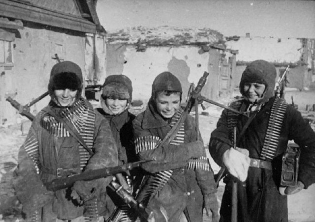 Подвиг «Волоколамских мальчишей». Детдомовцы 2 дня защищали свою деревню, до прихода Красной армии