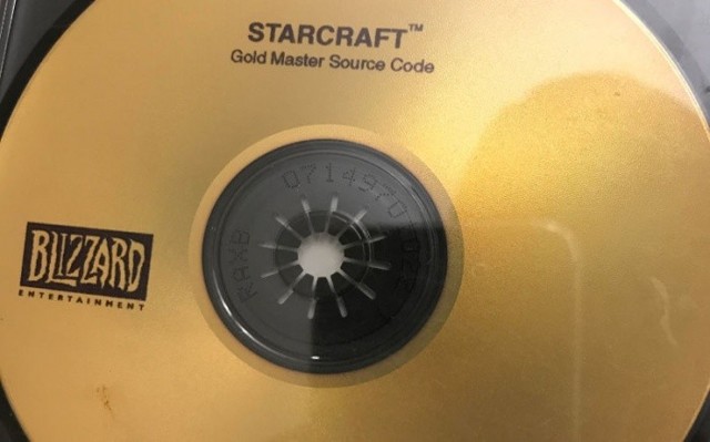 Blizzard осыпала подарками человека, который нашёл исходный код первой StarCraft