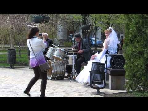 Легендарные деды-рокеры Донецка награждены медалями Почета