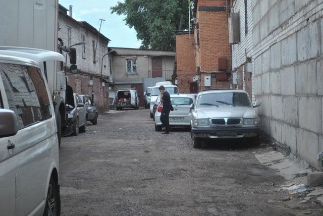 Если купить гараж в Москве и обустроить его, законно ли будет жить в нем?