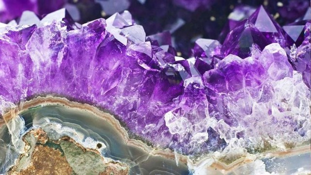 20 дивных фактов о драгоценных камнях