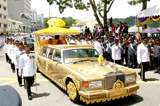 Самые странные автомобили из коллекции султана Брунея