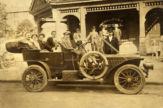 Старинные автомобили начала XX века