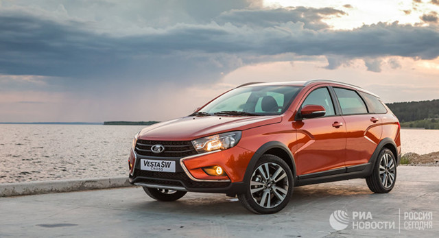 Стало известно, когда в продажу поступит Lada Vesta SW Cross