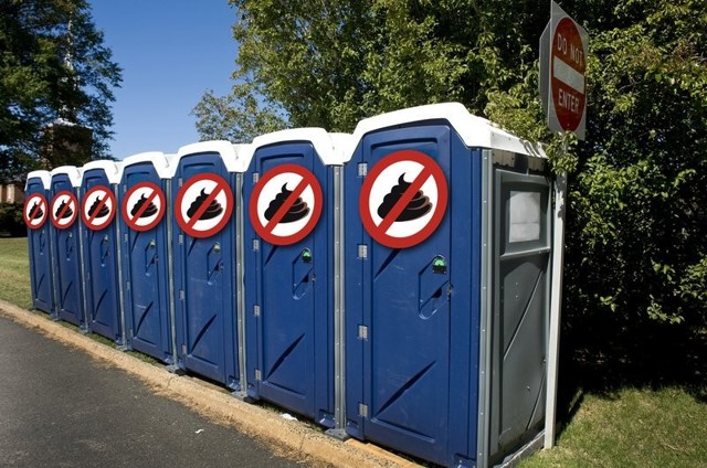 Более 20 тысяч граждан Англии, которые не читали пользовательские соглашения, согласились мыть туалеты