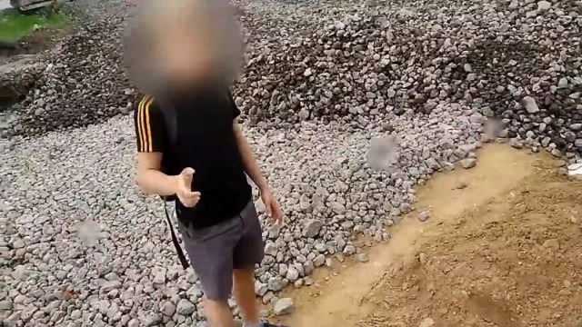В Невьянске местные власти устроили "охоту" на подростка, снявшего видео про ремонт дороги