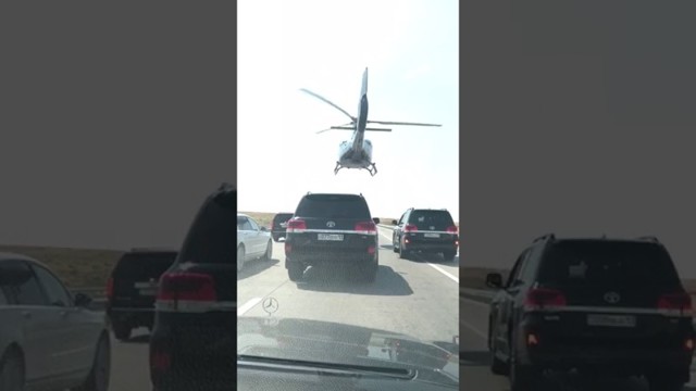 Свадебный кортеж с участием элитных автомобилей и вертолета в Казахстане