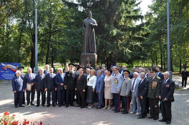 В Курске и Кирове открыли памятники Дзержинскому