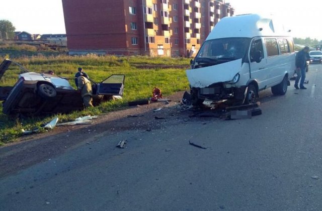 Авария дня. В Башкирии "девятка" врезалась в маршрутку