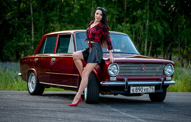 25 лучших фото девушек с «Жигулями»