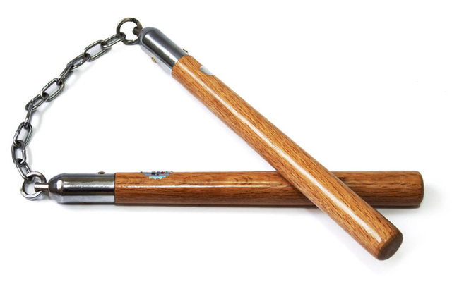 Нунчаку – характерное оружие окинавских бойцов