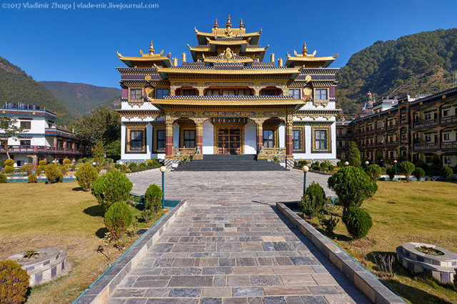 Тибетский монастырь XXI века