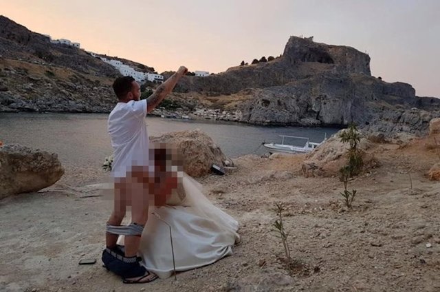 Из-за одного снимка отменили все свадьбы на греческом острове Родос