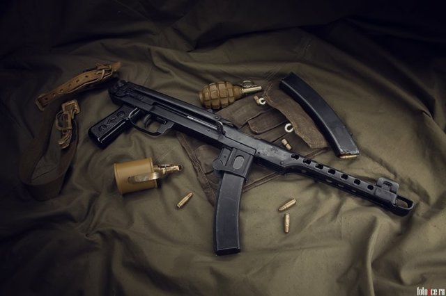 Пистолет-пулемет Судаева  обр. 1943 г.  Привет фашистам из блокадного города