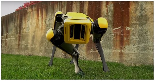 Boston Dynamics показала обновленную версию шагающего робота SpotMini