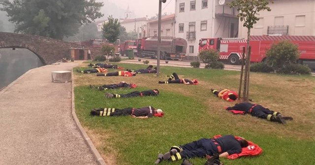Эти фотографии показывают, почему пожарные - настоящие герои