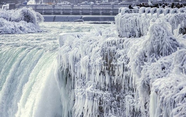 Ниагарский водопад замерз и стал похож на Нарнию