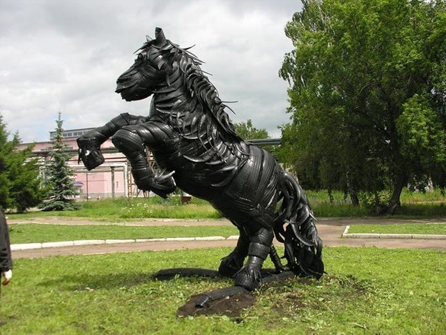 Креативные произведения из старых шин