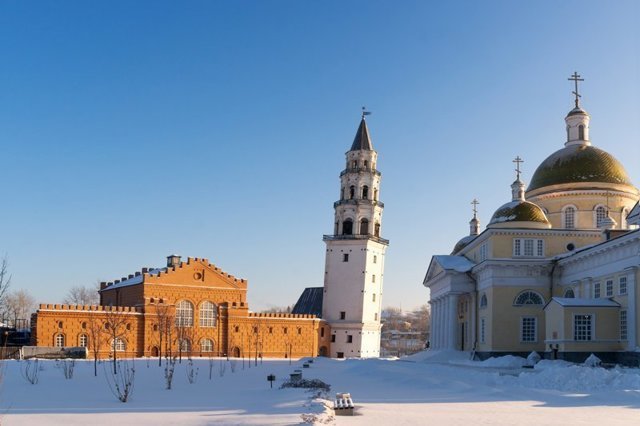 Наш ответ Пизанской башне — самые покосившиеся сооружения России