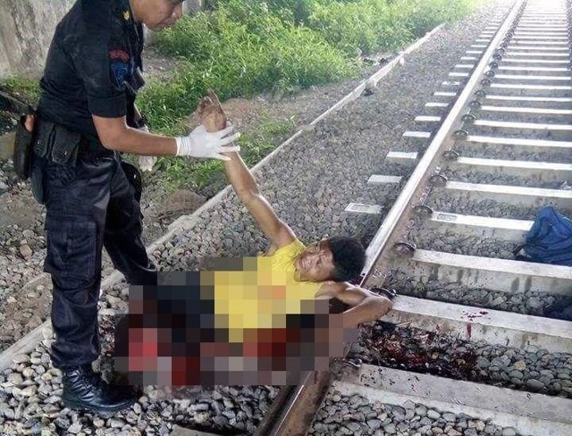 Парень хотел свести счеты с жизнью, а лишился двух ног