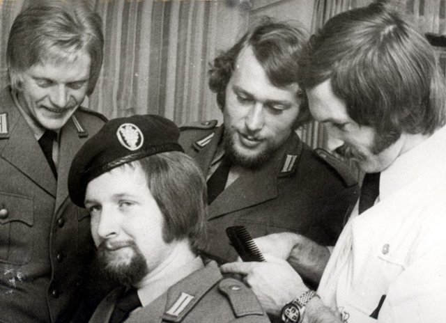"Сила немецких волос": портреты длинноволосых солдат Германии в 1970-х
