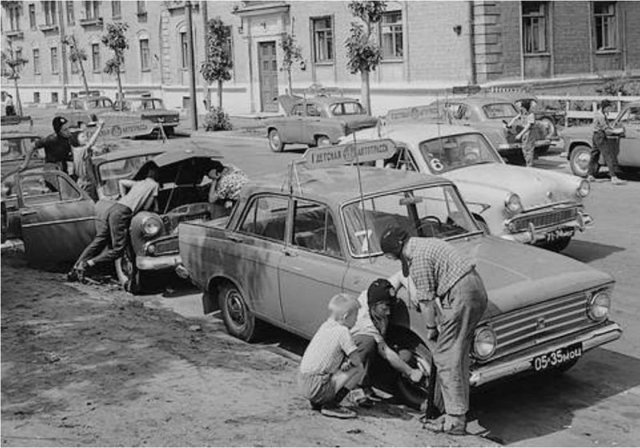 Как ремонтировали машины в СССР?