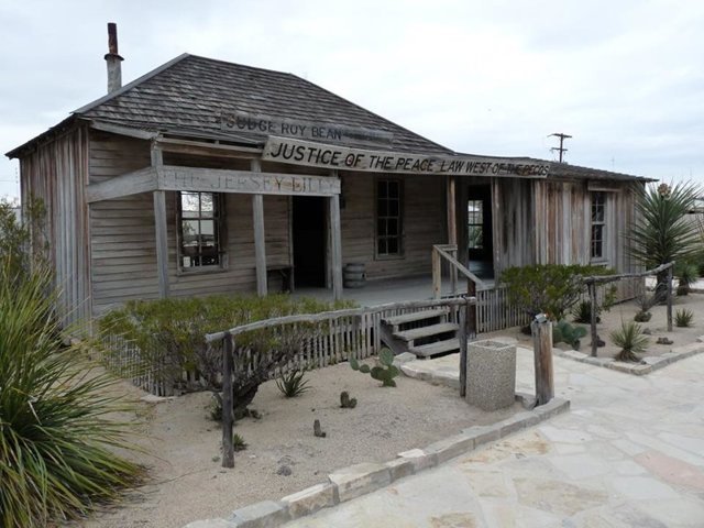 Langtry Roy Bean Museum! Таки есть чему поучиться у Америкосов?