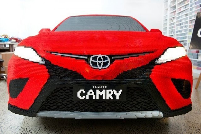 В Австралии сделали полноразмерную Toyota Camry из 500 000 кубиков Lego