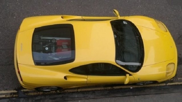 На eBay продают Ferrari с девушкой, которая делает "хорошо"