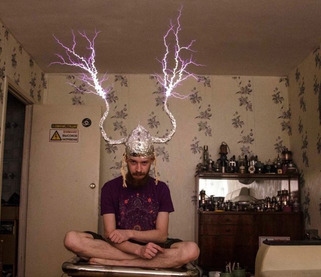 На лицо ужасные, светятся внутри