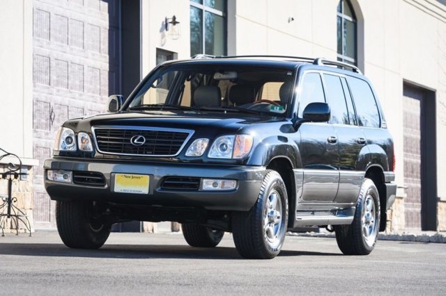 Новенький Lexus LX470 начала 2000-х оценили в 100 тысяч долларов