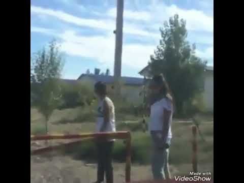 Девушки VS шлагбаум