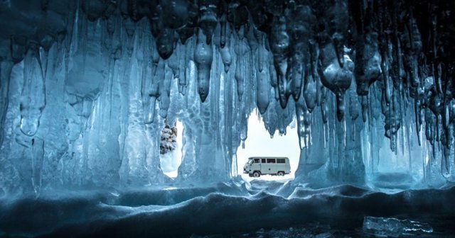 Зима на Байкале: ледяная симфония