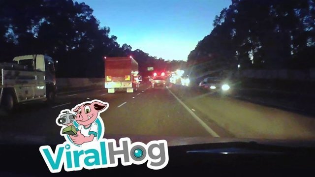 Прилетевшая «из ниоткуда» бочка пива разбила «Тойоту»