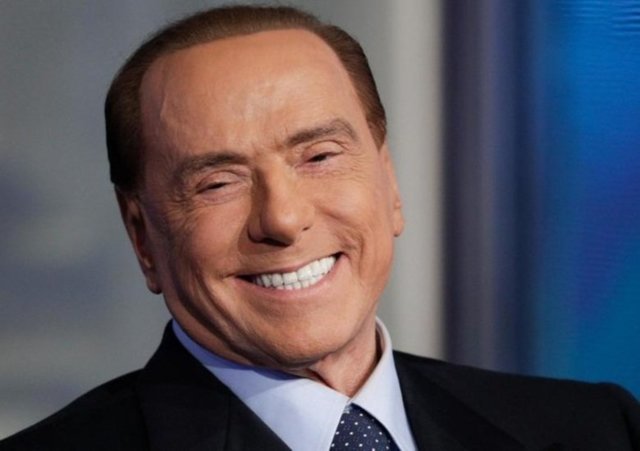Благодарная секретарша завещала Берлускони 3 миллиона евро