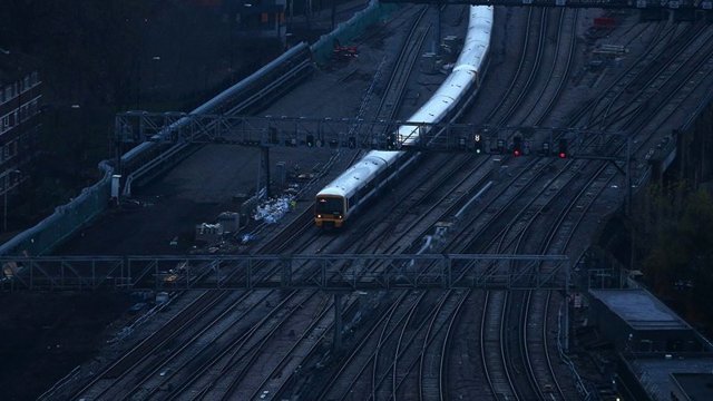 В Британии «заблудился» пассажирский поезд