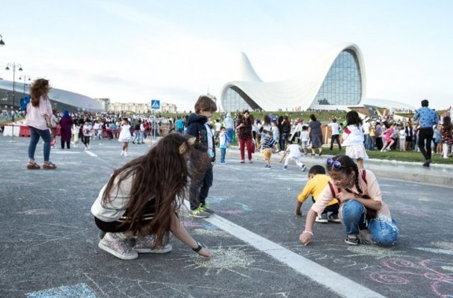 В Баку детский праздник чуть не превратился в трагедию