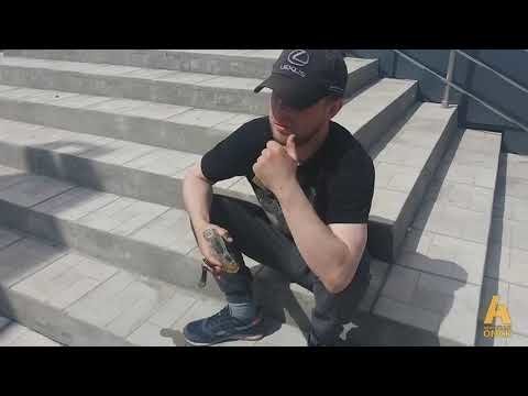 Водитель в Омске пил прямо за рулем