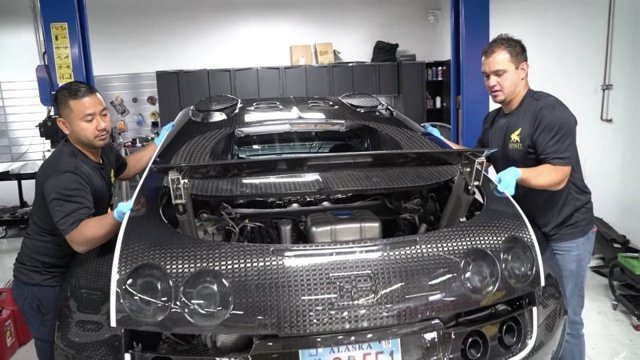 Замена масла в Bugatti Veyron своими силами