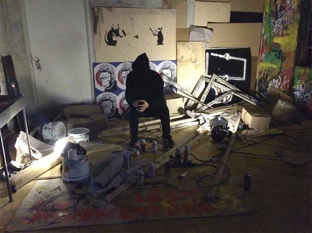 Вандал или гений в самом центре Москвы?