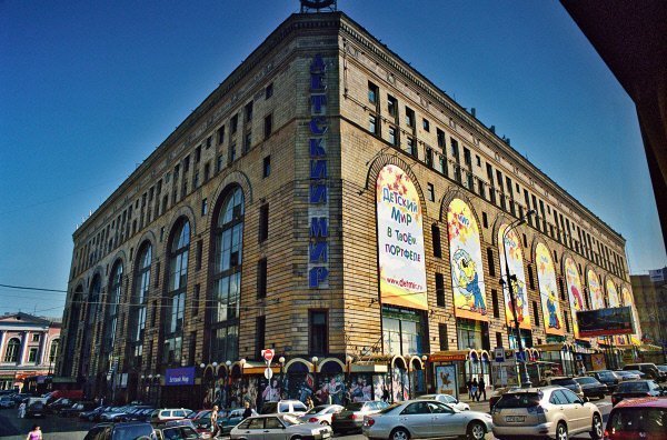 После реконструкции Центральный Детский Магазин в Москве стал настоящей сказкой для детей