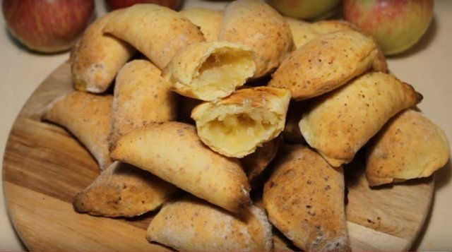 Готовлю третий раз с разной начинкой. Вкусные Пирожки по-быстрому