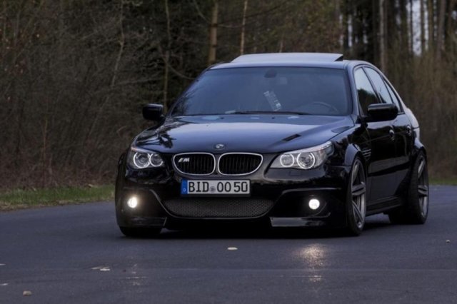 Когда у тебя есть красивый BMW M5, но ты мечтаешь о более свежем кузове